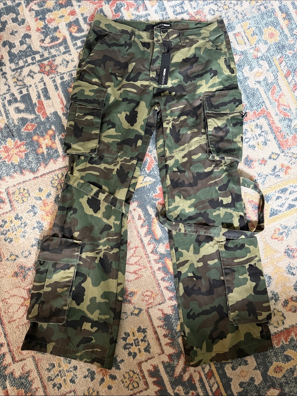 Gorgeous Fashion Nova Camouflage Cargo Pants - Green Camo